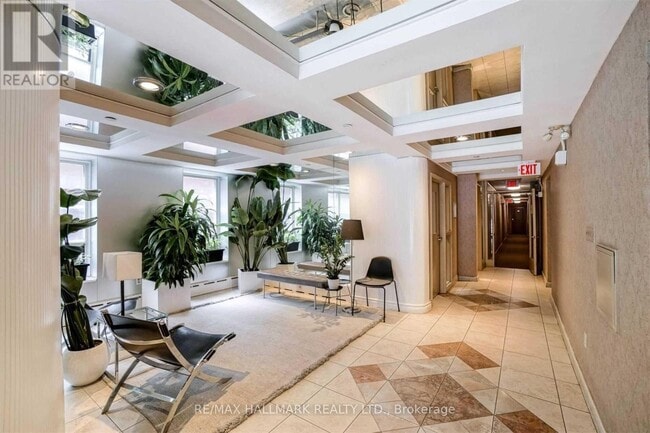 78 Warren Rd in Toronto, ON - Building Photo - Building Photo