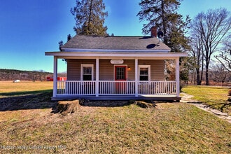 101 Garcia Ln in Leeds, NY - Building Photo - Building Photo