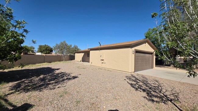 4167 E Market St in Tucson, AZ - Building Photo - Building Photo
