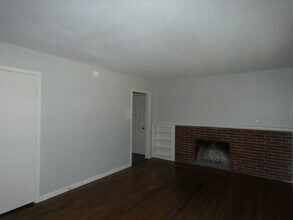 4801 NW 61st St in Kansas City, MO - Building Photo - Building Photo