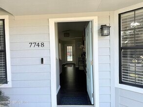 7748 Pepper Cir E in Jacksonville, FL - Building Photo - Building Photo