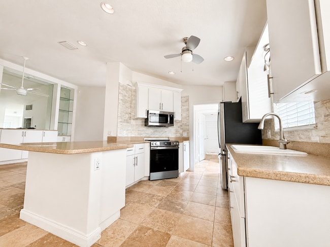property at 28869 Vermillion Ln