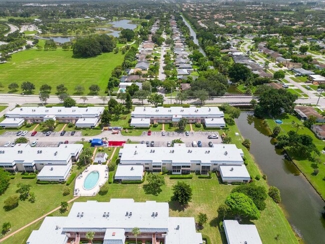 12015 Greenway Cir S