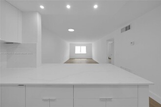 251 Galen Dr in Key Biscayne, FL - Building Photo - Building Photo
