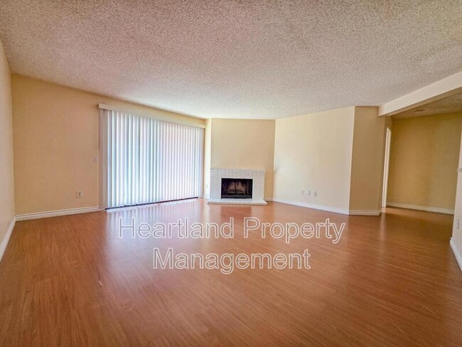 1030 E Washington Ave in Escondido, CA - Building Photo - Building Photo