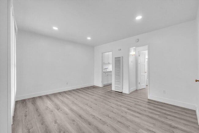 122 Elm Ave, Unit 11 in Long Beach, CA - Building Photo - Building Photo