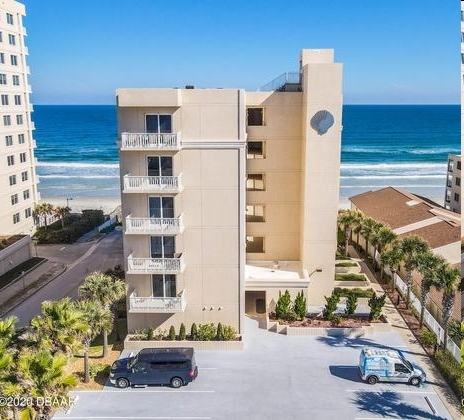 Captiva Condominiums in Daytona Beach, FL - Building Photo