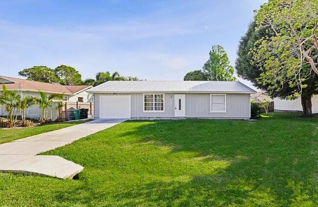 property at 733 SE Academy Ln