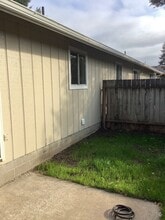 3410-3420 Spruce St in North Bend, OR - Building Photo - Building Photo