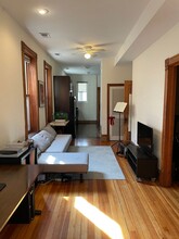 2041 W McLean Ave in Chicago, IL - Foto de edificio - Building Photo