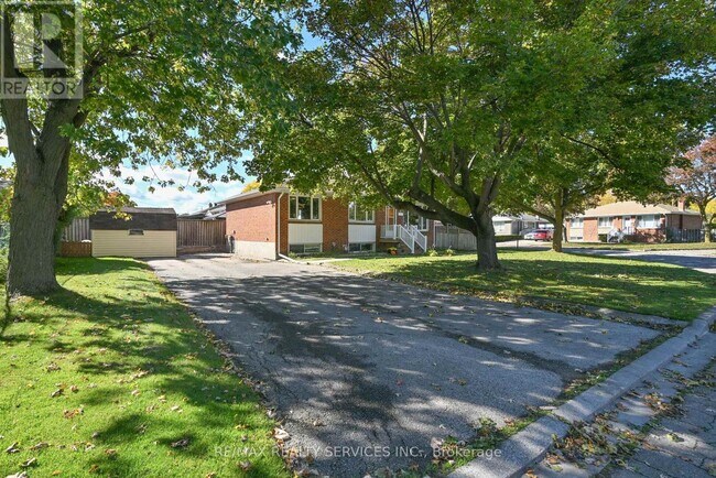 31 Brisco St in Brampton, ON - Building Photo - Building Photo