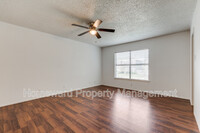 10520 Lost Bluff in San Antonio, TX - Foto de edificio - Building Photo