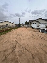 13133 Olathe Rd in Apple Valley, CA - Building Photo