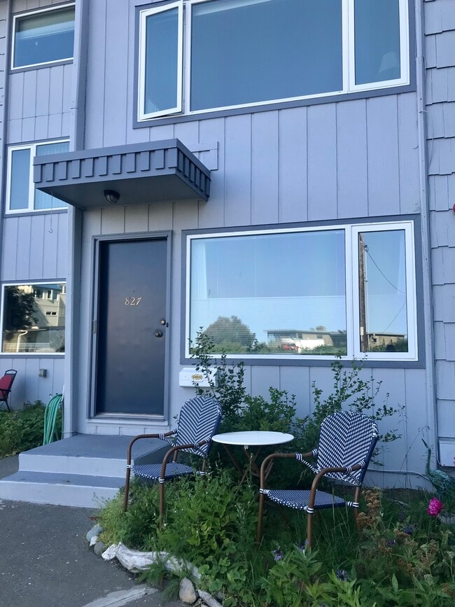 827 P St