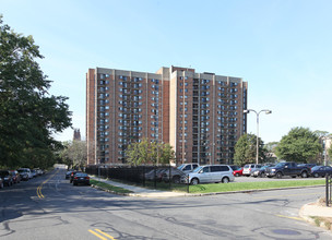 Linden Towers Apartments in Springfield, MA - Building Photo - Building Photo