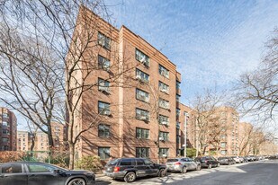 Dunolly Gardens in Flushing, NY - Building Photo