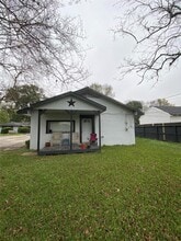 9334 Lomax St in Houston, TX - Building Photo - Building Photo