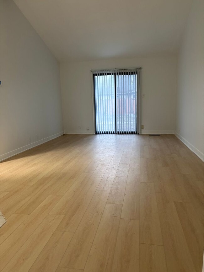 312-314-314 W Charter Dr in Muncie, IN - Building Photo - Building Photo