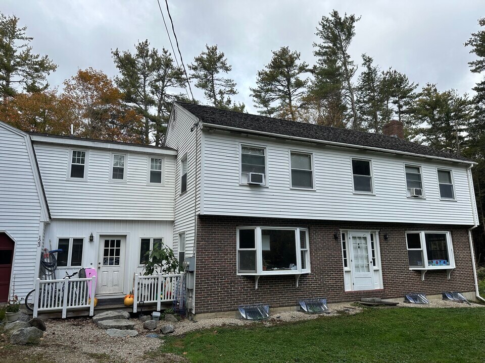 123 Dover Rd in Durham, NH - Building Photo