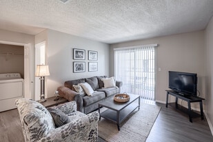 Village Square of Hot Springs in Hot Springs, AR - Building Photo