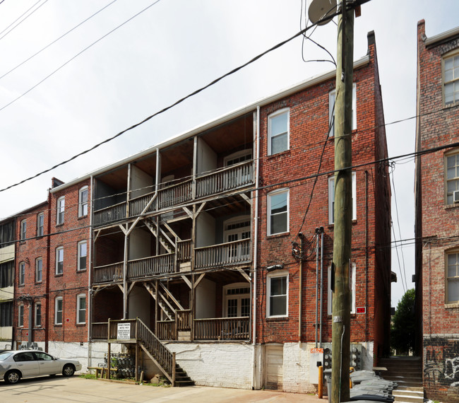 1124 W Grace St in Richmond, VA - Building Photo - Building Photo