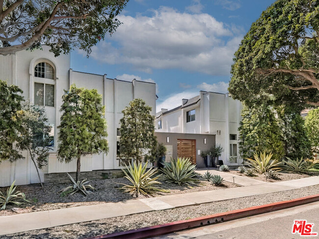 property at 1138 20th St
