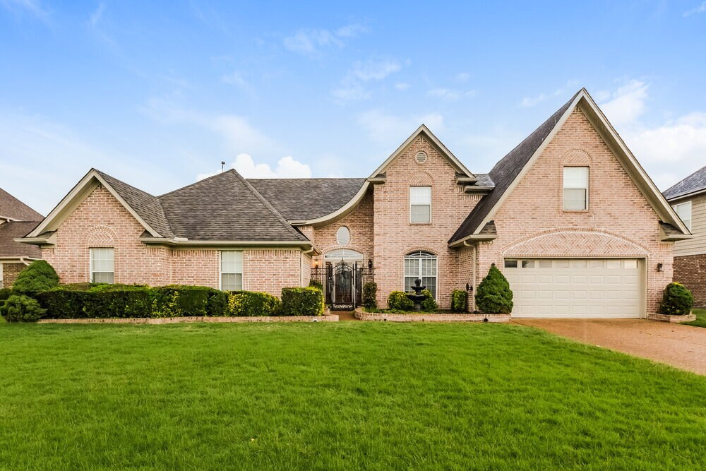 8562 Meadow Vale Dr in Memphis, TN - Foto de edificio