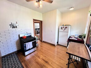 3216 W Altgeld St in Chicago, IL - Building Photo - Building Photo