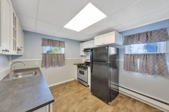 39 Chapman Pl in Bay Shore, NY - Building Photo - Building Photo