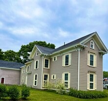 61 Talbot Ave, Unit 2nd floor in Rockland, ME - Building Photo