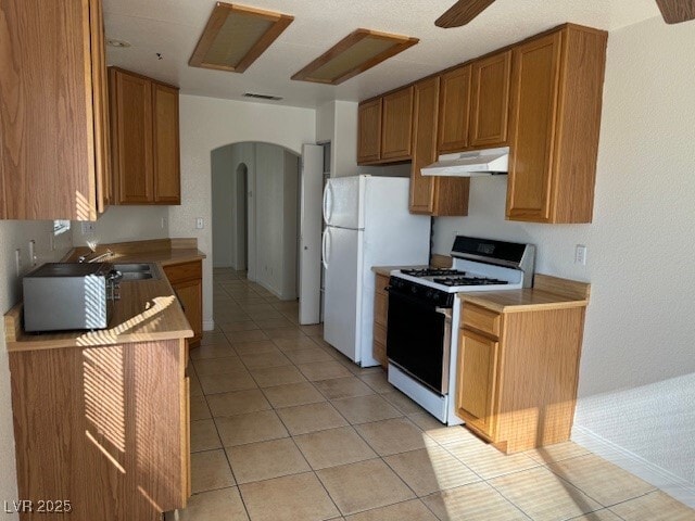 property at 1561 Linnbaker Ln