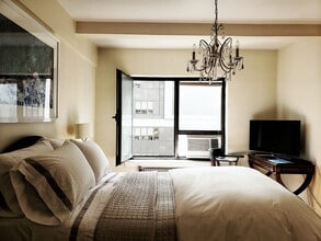 227 E 57th St, Unit 14C in New York, NY - Foto de edificio - Building Photo