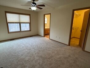 3802 15th Street Ct in Davenport, IA - Foto de edificio - Building Photo