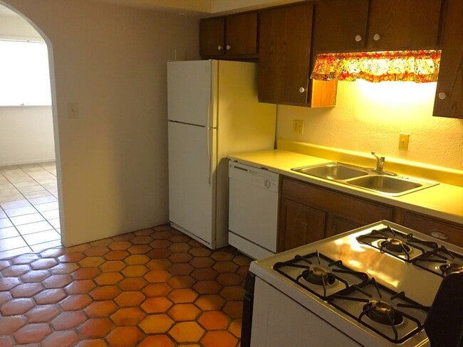 1129 S Stratton Ln in Tempe, AZ - Building Photo - Building Photo