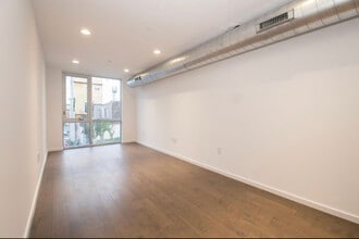 1211 N 5th St, Unit 5 in Philadelphia, PA - Building Photo - Building Photo