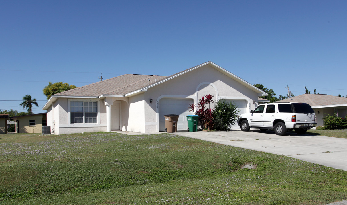 4946 Vincennes Ct in Cape Coral, FL - Foto de edificio