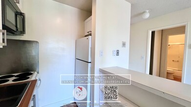 8 Captain Dr in Emeryville, CA - Building Photo - Building Photo