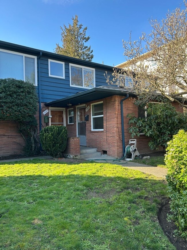 property at 1535 California Ave SW