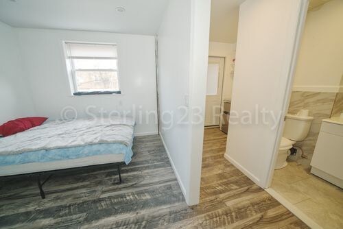 32-77 46th St-Unit -2 in Queens, NY - Building Photo