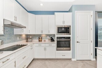 17180 Jadestone Ct in Venice, FL - Foto de edificio - Building Photo