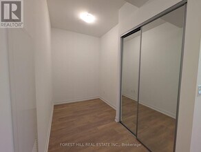 498 Caldari Rd in Vaughan, ON - Building Photo - Building Photo