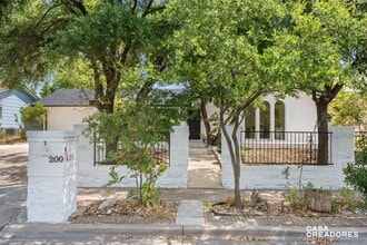 200 E Grady Dr, Unit C in Austin, TX - Building Photo - Building Photo