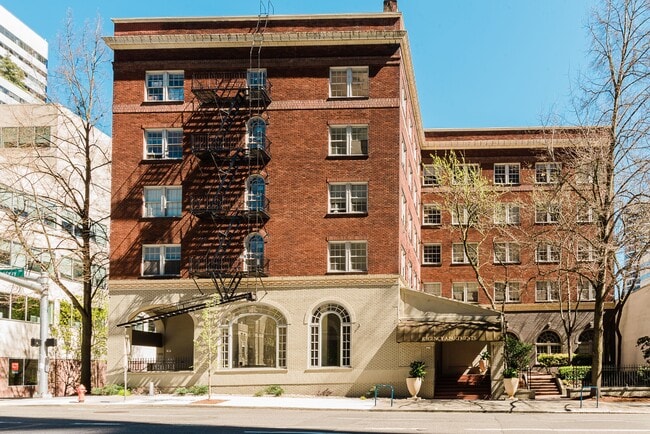 Regency Apartments in Portland, OR - Building Photo - Building Photo