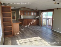 913 N Taylorville Blvd photo'