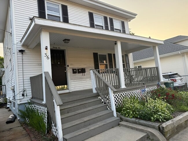 36 Oak St, Unit 2 in Plymouth, MA - Building Photo - Building Photo
