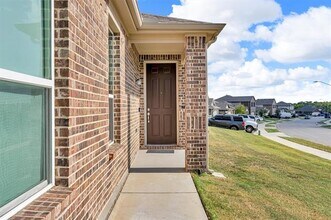 200 Wild Onion Ln in Fort Worth, TX - Building Photo - Building Photo