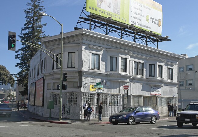 102-106 International Blvd in Oakland, CA - Building Photo - Building Photo