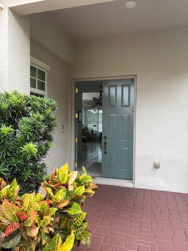 927 Augusta Pointe Dr in Palm Beach Gardens, FL - Building Photo - Building Photo