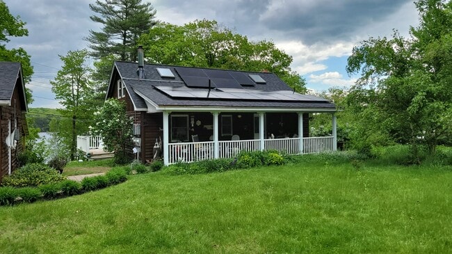 247 Canton Rd, Unit Solar powered apartment in Livermore, ME - Foto de edificio - Building Photo