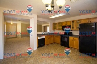 585 W Jardin Loop in Casa Grande, AZ - Building Photo - Building Photo